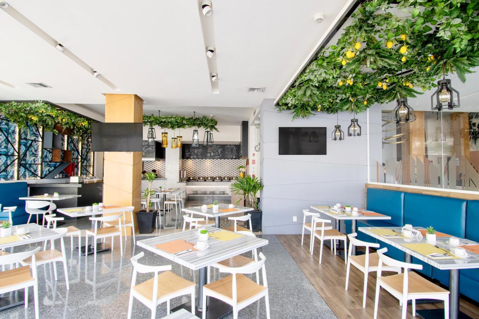 גואדלחארה Hotel Velvet Plaza מראה חיצוני תמונה