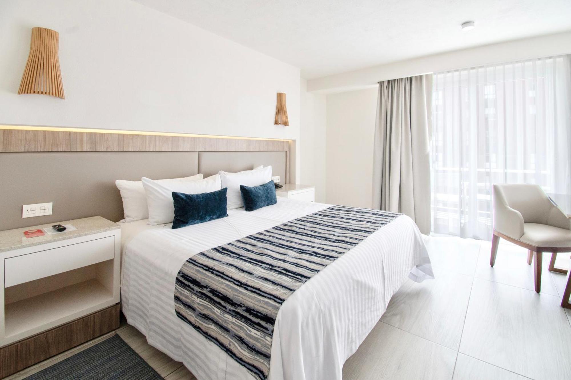 גואדלחארה Hotel Velvet Plaza מראה חיצוני תמונה