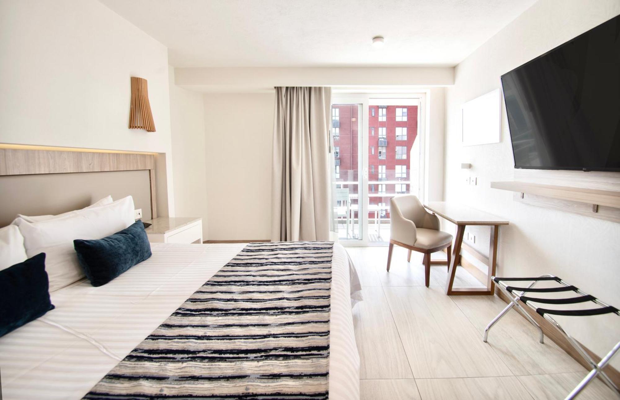 גואדלחארה Hotel Velvet Plaza מראה חיצוני תמונה