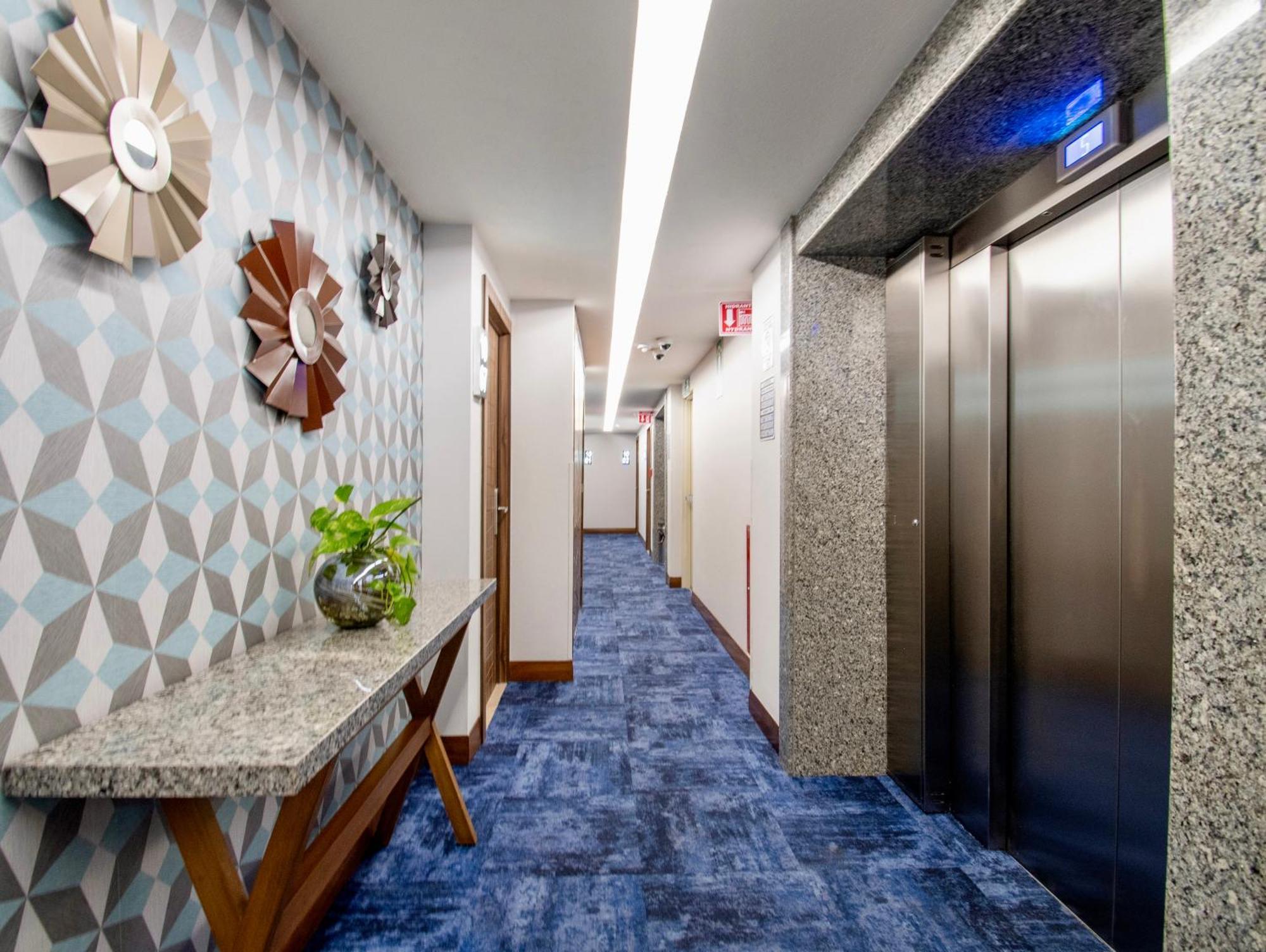 גואדלחארה Hotel Velvet Plaza מראה חיצוני תמונה