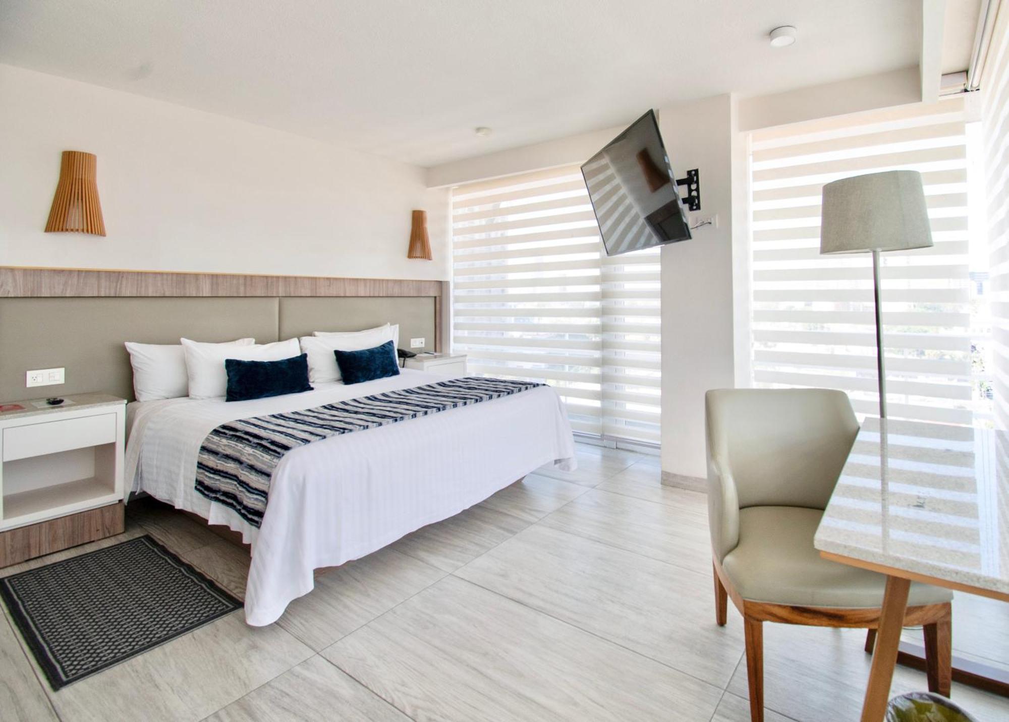 גואדלחארה Hotel Velvet Plaza מראה חיצוני תמונה